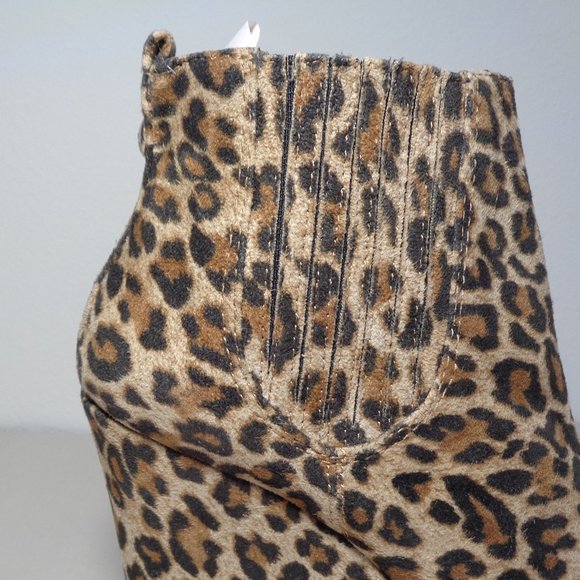 BCBG BCBGeneration Size 5.5 M VANCE Leopard Print Wedge Boots New Women's Shoes - Picture 3 of 13